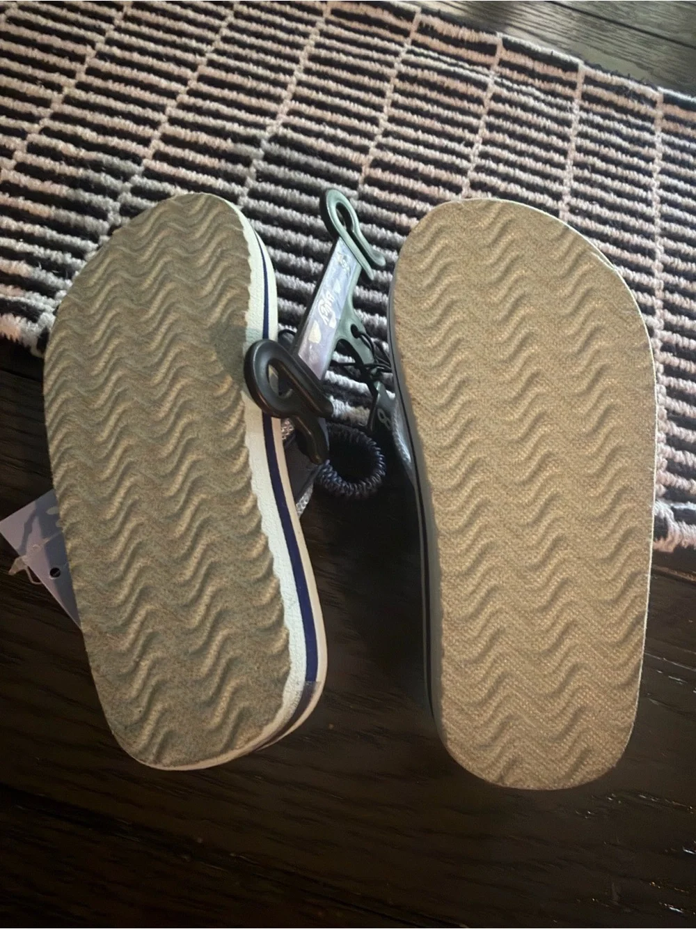 Boys Bluey flip flops new with tags size 8